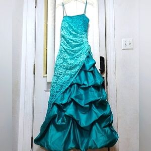 "deb" Maxi Prom Dress - 11/12